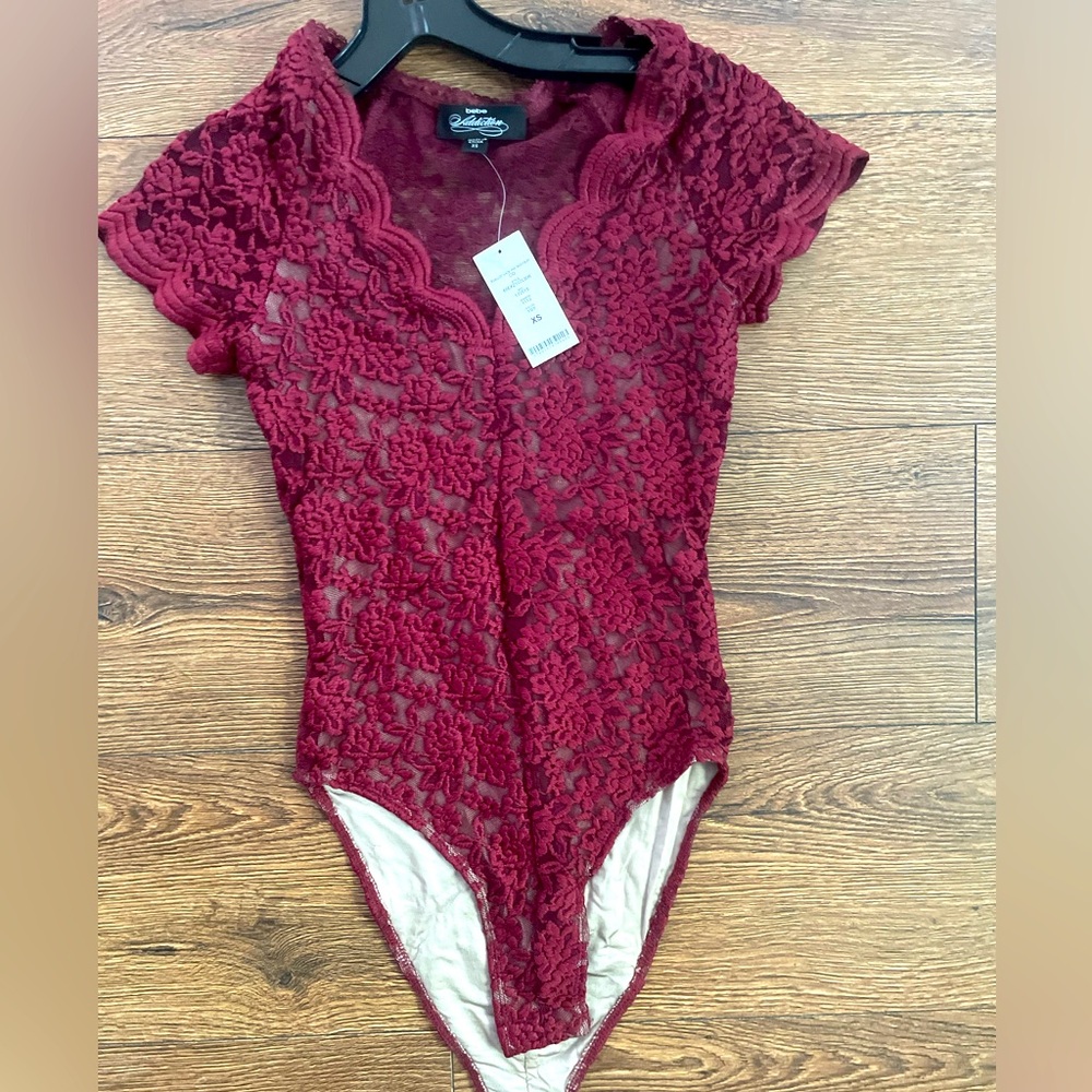 BEBE Addiction Burgundy Red Nude Lace Short Sleeve Bodysuit XS NWT Y2K